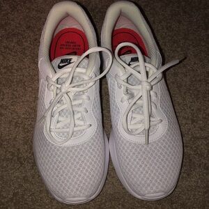 Nike Tanjun Sneakers